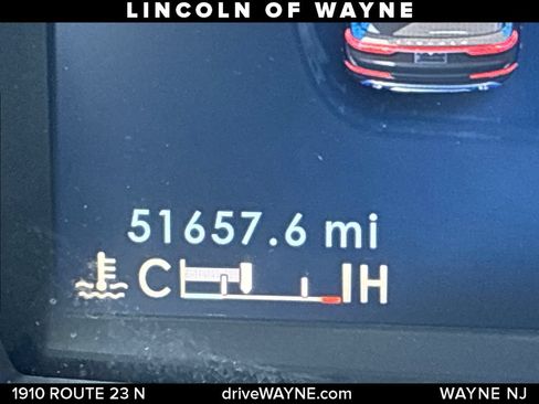 Certified 2023 Lincoln Corsair AWD w/ Rear Removable Package Tray image 17