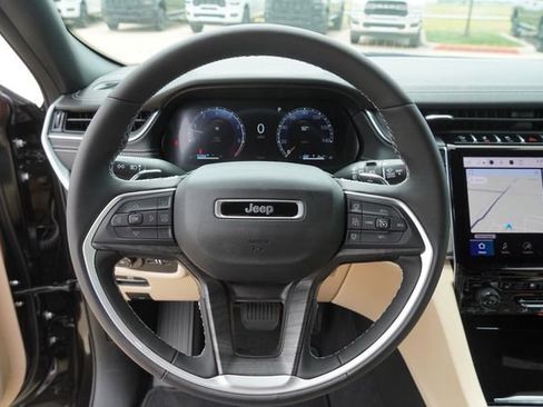 New 2025 Jeep Grand Cherokee L Limited w/ Luxury Tech Group II AWD/4WD image 26