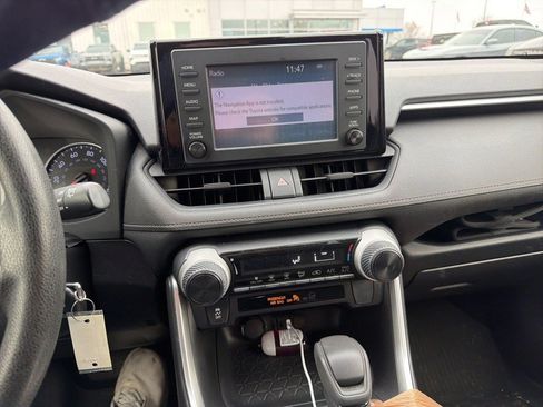 Used 2019 Toyota RAV4 LE image 13