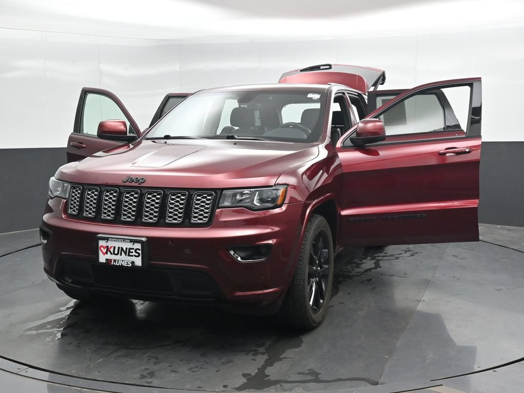 Used 2020 Jeep Grand Cherokee Altitude AWD/4WD image 49
