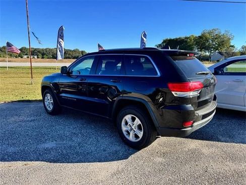 Used 2017 Jeep Grand Cherokee Laredo w/ Quick Order Package 2BE image 3