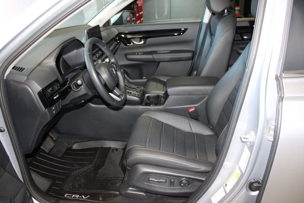 Used 2025 Honda CR-V EX-L image 7