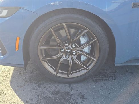 Used 2025 Ford Mustang GT Premium image 19