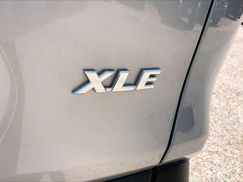 Used 2025 Toyota RAV4 XLE FWD image 10