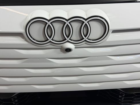 Used 2025 Audi A6 e-tron Premium w/ Convenience Package RWD image 21