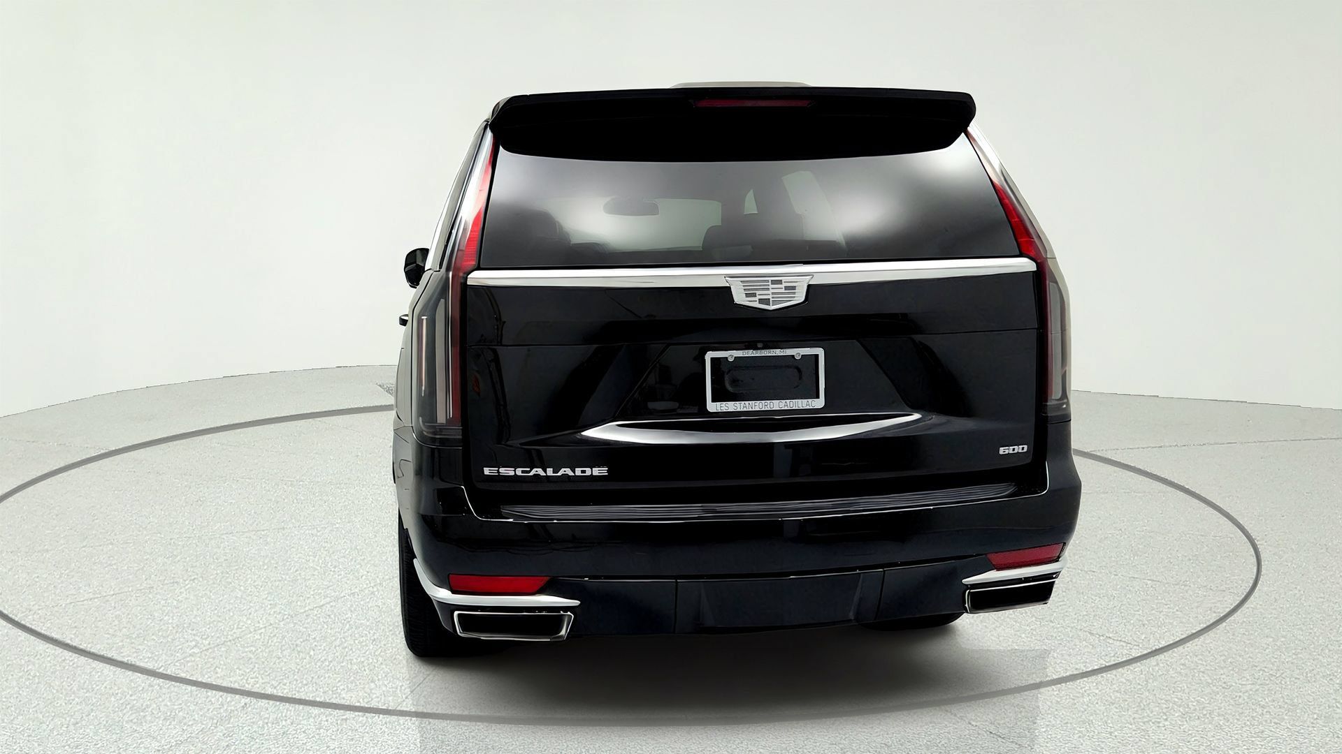 Certified 2023 Cadillac Escalade Premium Luxury w/ LPO, Radiant Package AWD/4WD image 4