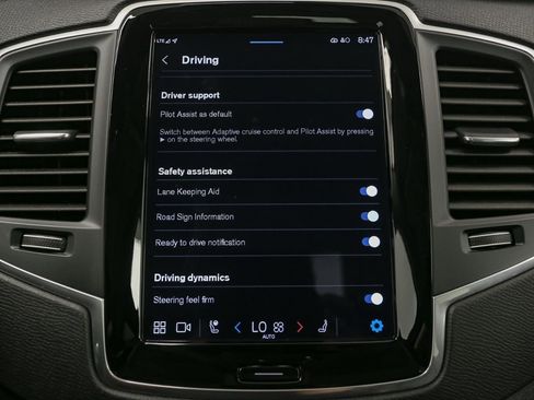 Used 2024 Volvo XC90 B5 Core w/ Climate Package image 32