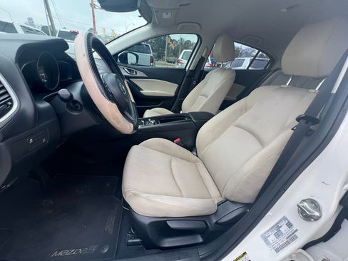 Used 2018 MAZDA MAZDA3 Sport image 29