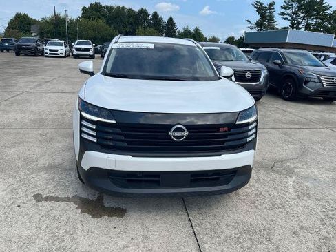 Certified 2025 Nissan Kicks SR FWD image 8