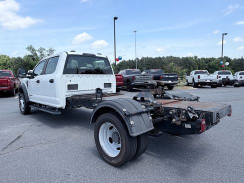 Used 2021 Ford F550 4x4 Crew Cab Super Duty w/ Power Equipment Group image 7