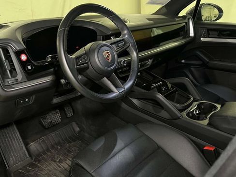 Certified 2024 Porsche Cayenne image 16