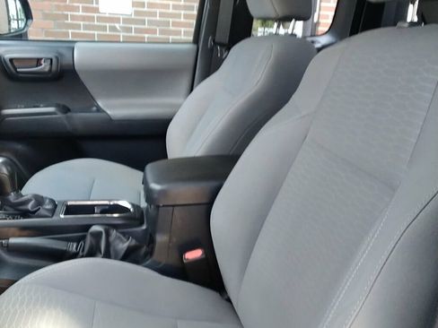 Used 2019 Toyota Tacoma SR5 image 7