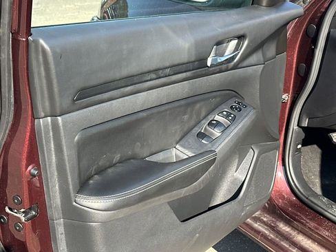 Used 2024 Nissan Altima 2.5 SV image 10