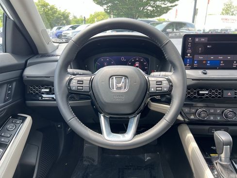 Used 2023 Honda Accord Touring image 16