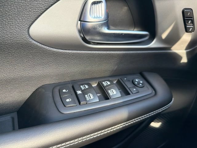 New 2027 Chrysler Pacifica Select FWD image 20