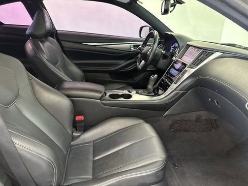 Used 2017 INFINITI Q60 2.0t w/ Premium Plus Package 2.0T image 32