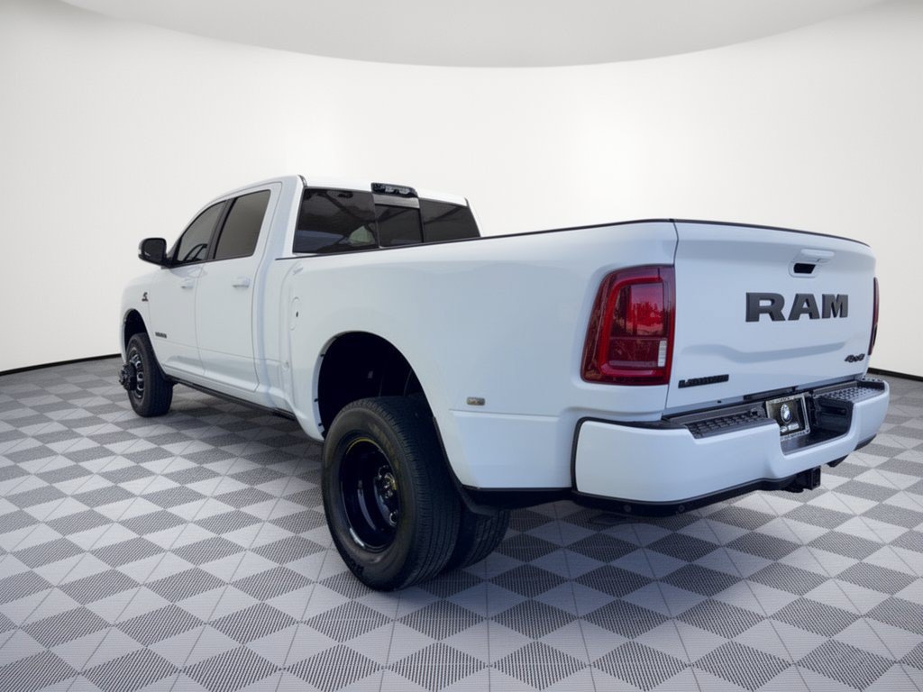 Used 2025 RAM 3500 Laramie AWD/4WD image 3