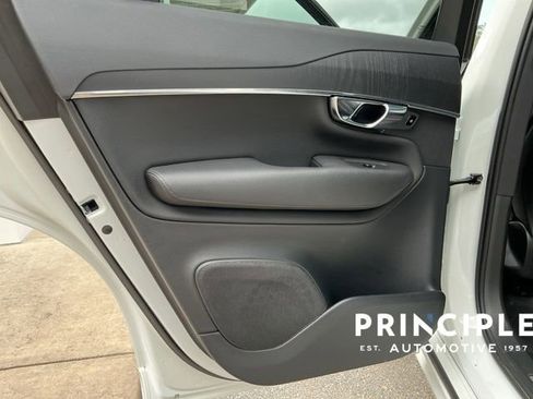 Used 2020 Volvo XC90 T5 Momentum w/ Protection Package Premier FWD image 30