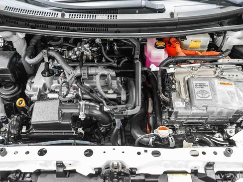 Certified 2016 Toyota Prius C Four image 29