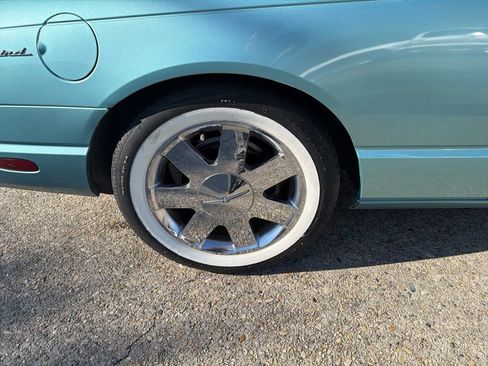 Used 2002 Ford Thunderbird image 15