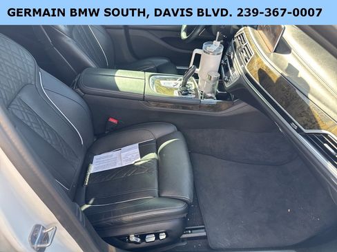 Used 2019 BMW 750i w/ Executive Package image 25
