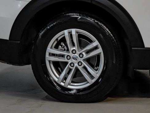 Used 2023 Ford Explorer XLT RWD image 56