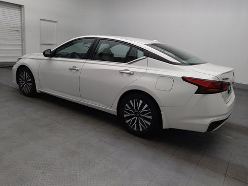 Used 2024 Nissan Altima 2.5 SV FWD image 3