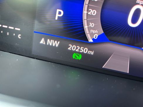 Used 2025 Volkswagen Taos SE FWD image 41