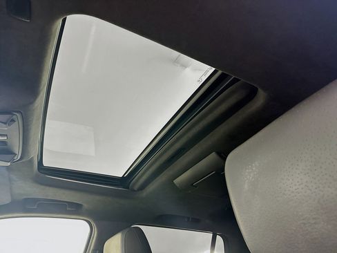 Used 2018 Cadillac Escalade Platinum image 26