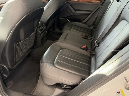 Used 2021 Audi Q5 Premium Plus image 14
