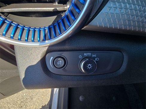 New 2025 Chevrolet Trax LT w/ Driver Confidence Package image 18