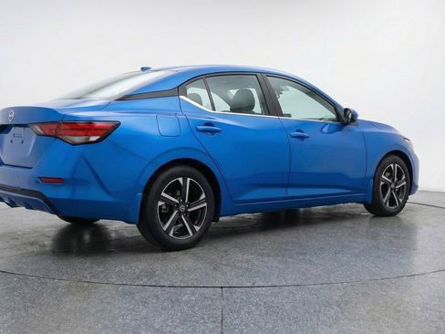 Used 2025 Nissan Sentra SV image 9