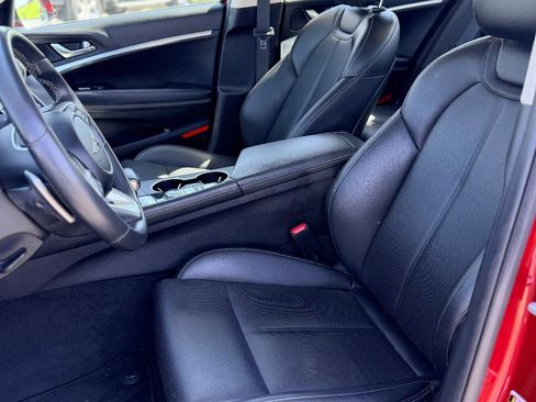 Used 2023 Genesis G70 2.0T RWD image 11