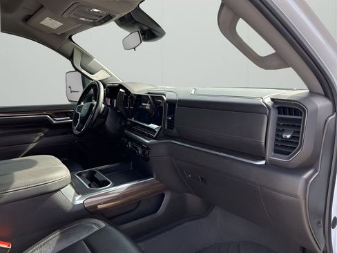 Used 2024 Chevrolet Silverado 3500 LT w/ Convenience Package image 14