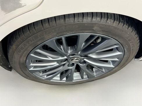 Used 2021 Lexus ES 300h w/ Premium Package FWD image 31