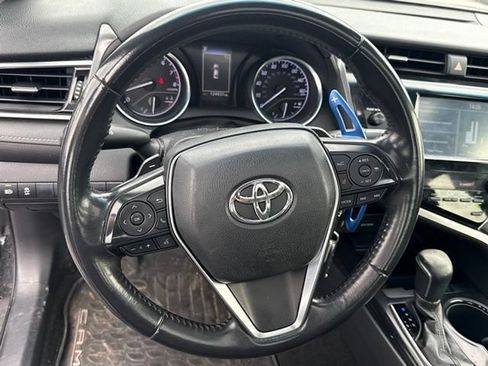 Used 2018 Toyota Camry SE w/ Moonroof Package FWD image 14