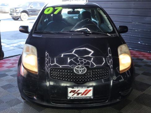 Used 2007 Toyota Yaris 2-Door Hatchback image 2