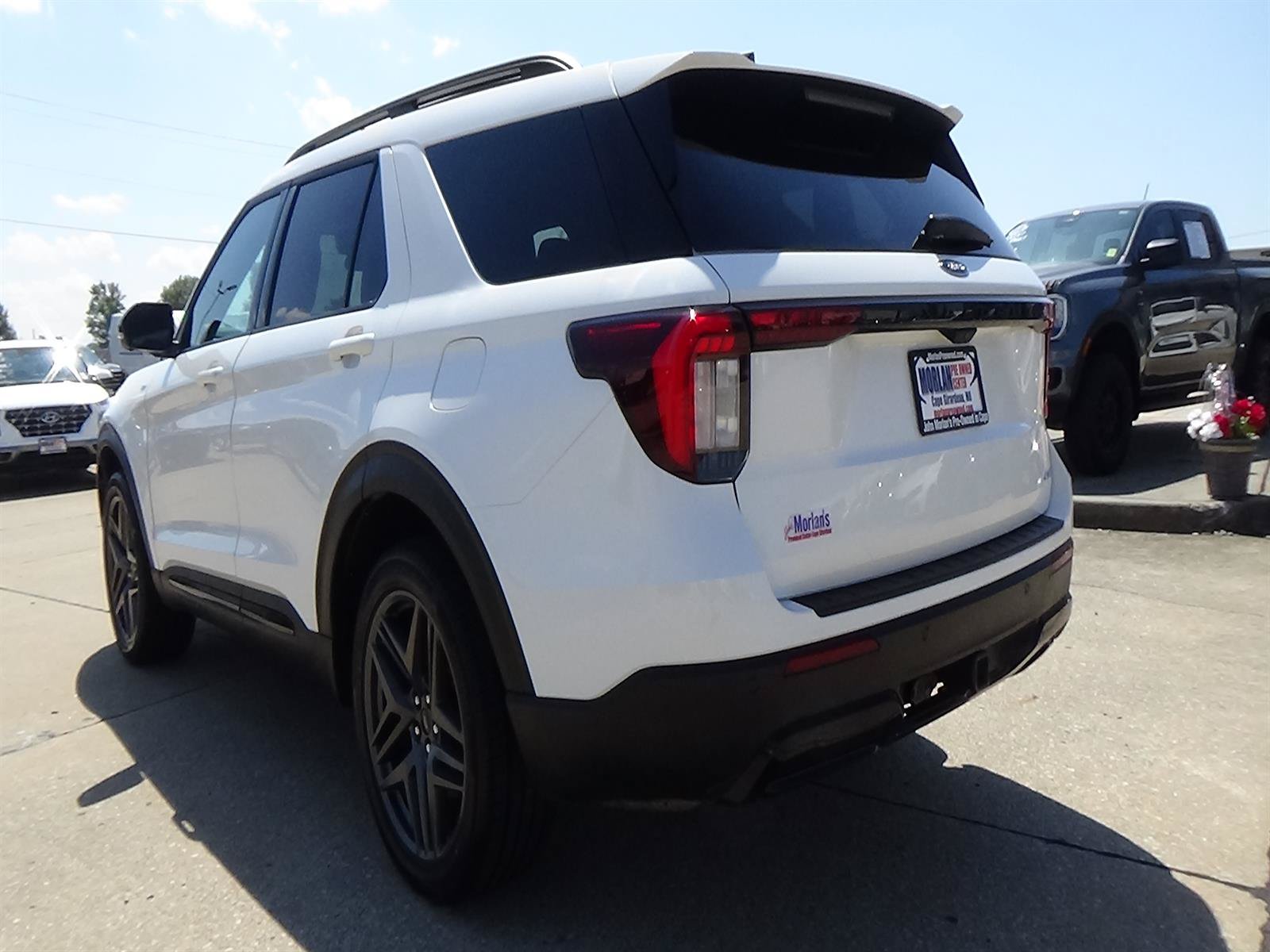 Used 2025 Ford Explorer ST-Line w/ ST-Line Street Pack AWD/4WD image 8