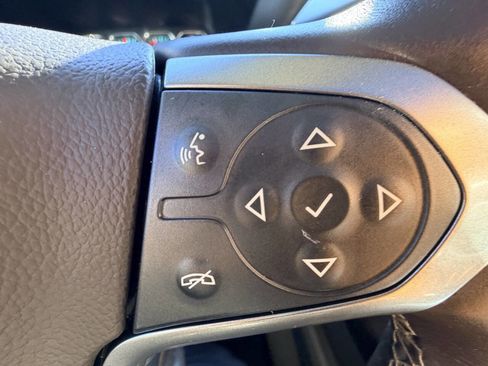 Used 2015 Chevrolet Suburban LT image 64