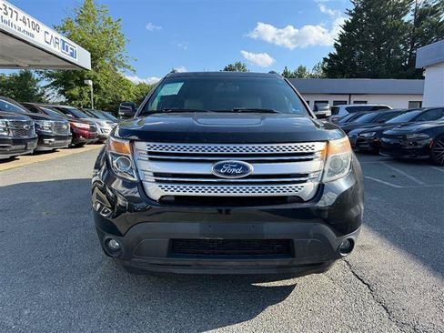 Used 2014 Ford Explorer XLT w/ Equipment Group 202A AWD/4WD image 2