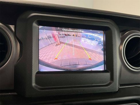 Used 2022 Jeep Wrangler Unlimited Sport image 27