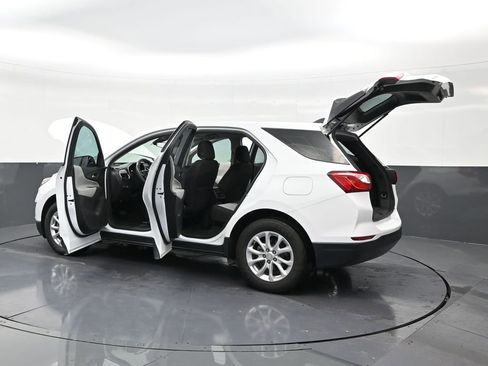 Used 2020 Chevrolet Equinox LS FWD image 32