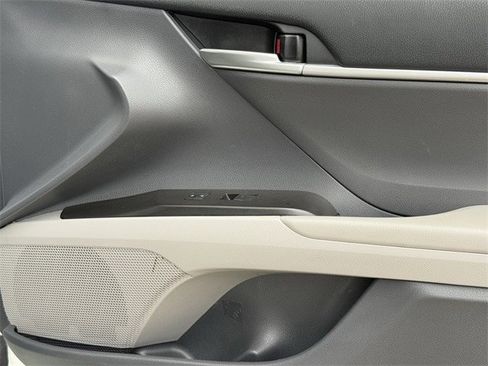 Used 2023 Toyota Camry SE image 27