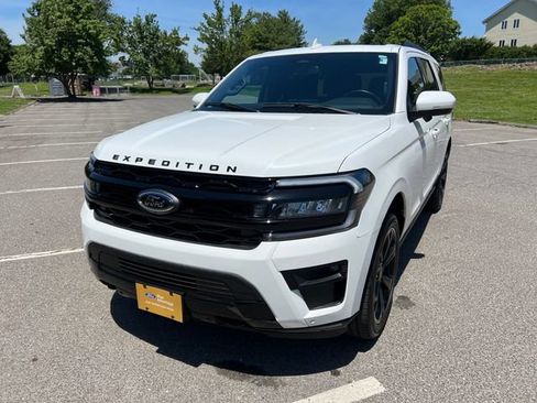 Certified 2023 Ford Expedition Limited AWD/4WD image 4