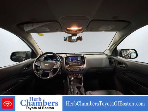 Used 2022 Chevrolet Colorado Z71 AWD/4WD image 5
