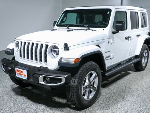 Used 2021 Jeep Wrangler Unlimited Sahara AWD/4WD image 31