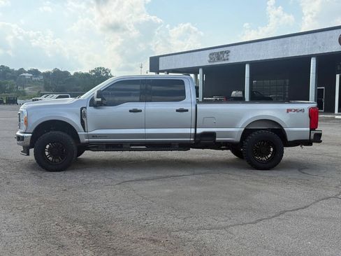 Used 2023 Ford F250 XLT w/ FX4 Off-Road Package AWD/4WD image 9
