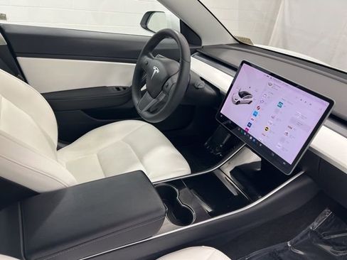 Used 2020 Tesla Model 3 Standard Range Plus image 22