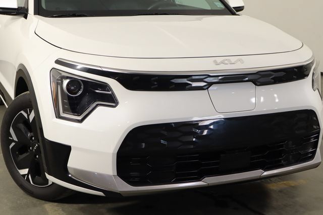 Certified 2024 Kia Niro Wind FWD image 45
