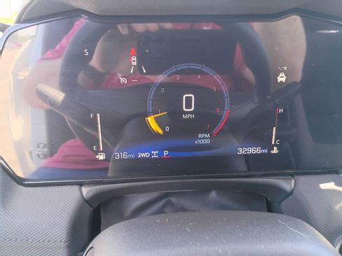 Used 2025 Chevrolet TrailBlazer LT AWD/4WD image 9